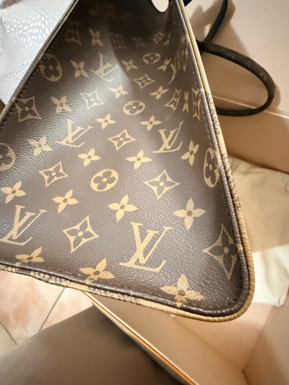 Louis Vuitton ON-THE-GO GM EXCELLENT Monogram Canvas - Picture 10 of 16